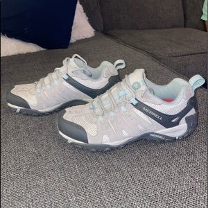 Women size 9.5 Merrells